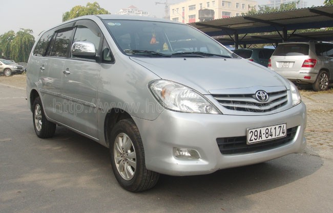 thuê xe tháng innova 84174